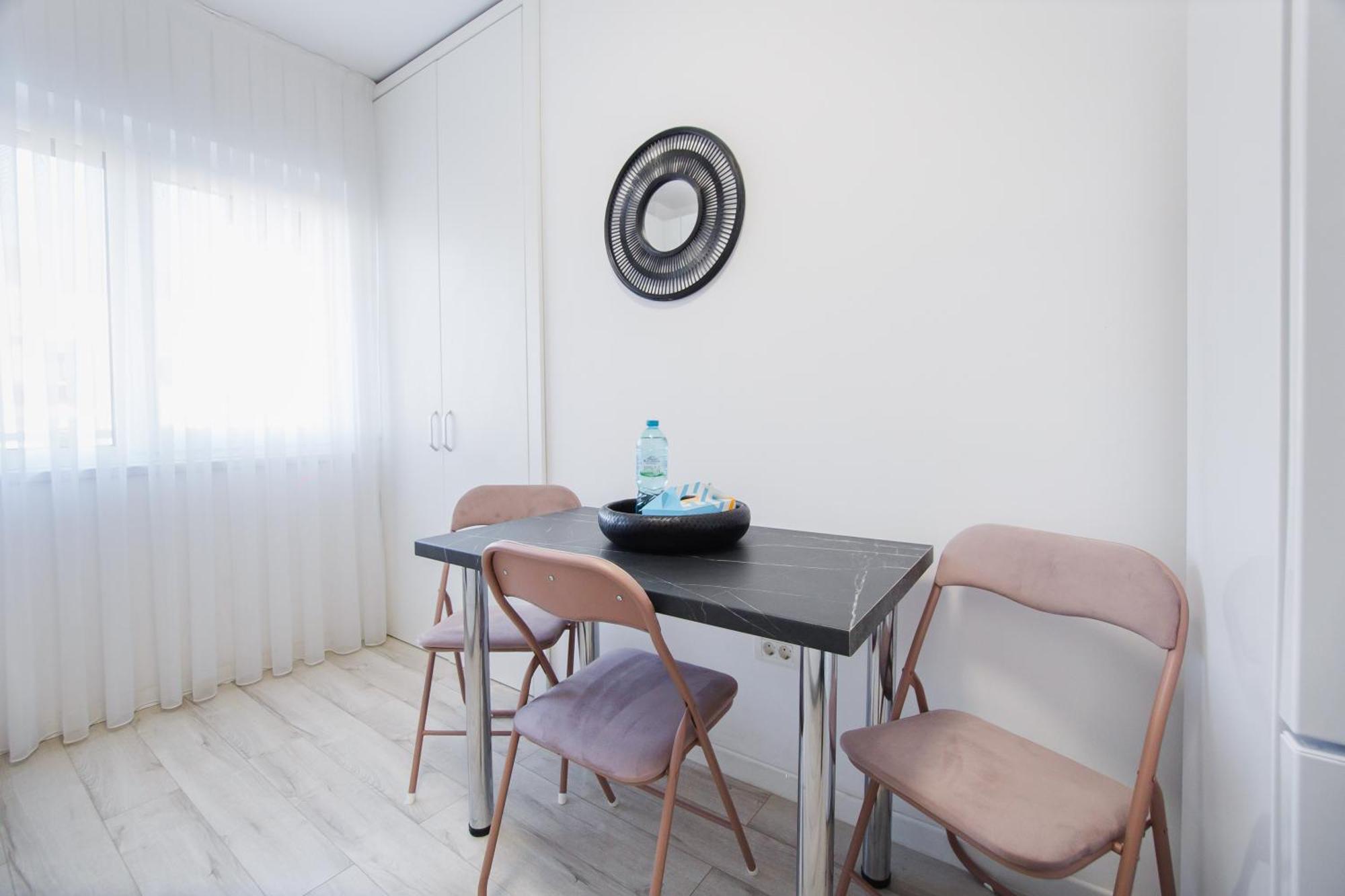 Pinky Black Escape Oradea Zewnętrze zdjęcie